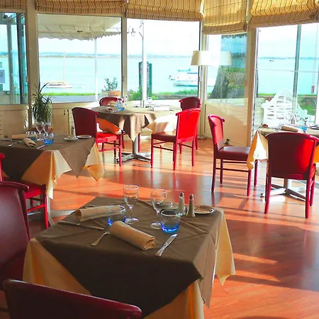 Hotel De Pen Bron 3*